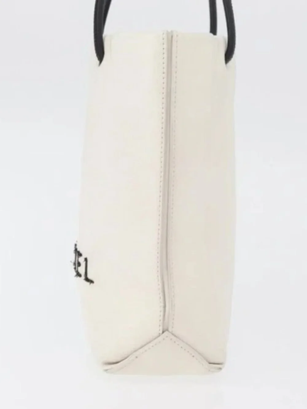 CHANEL brand	chanel color	white